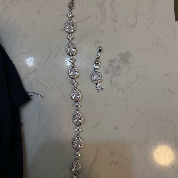 Givenchy flex bracelet - Picture 3 of 5